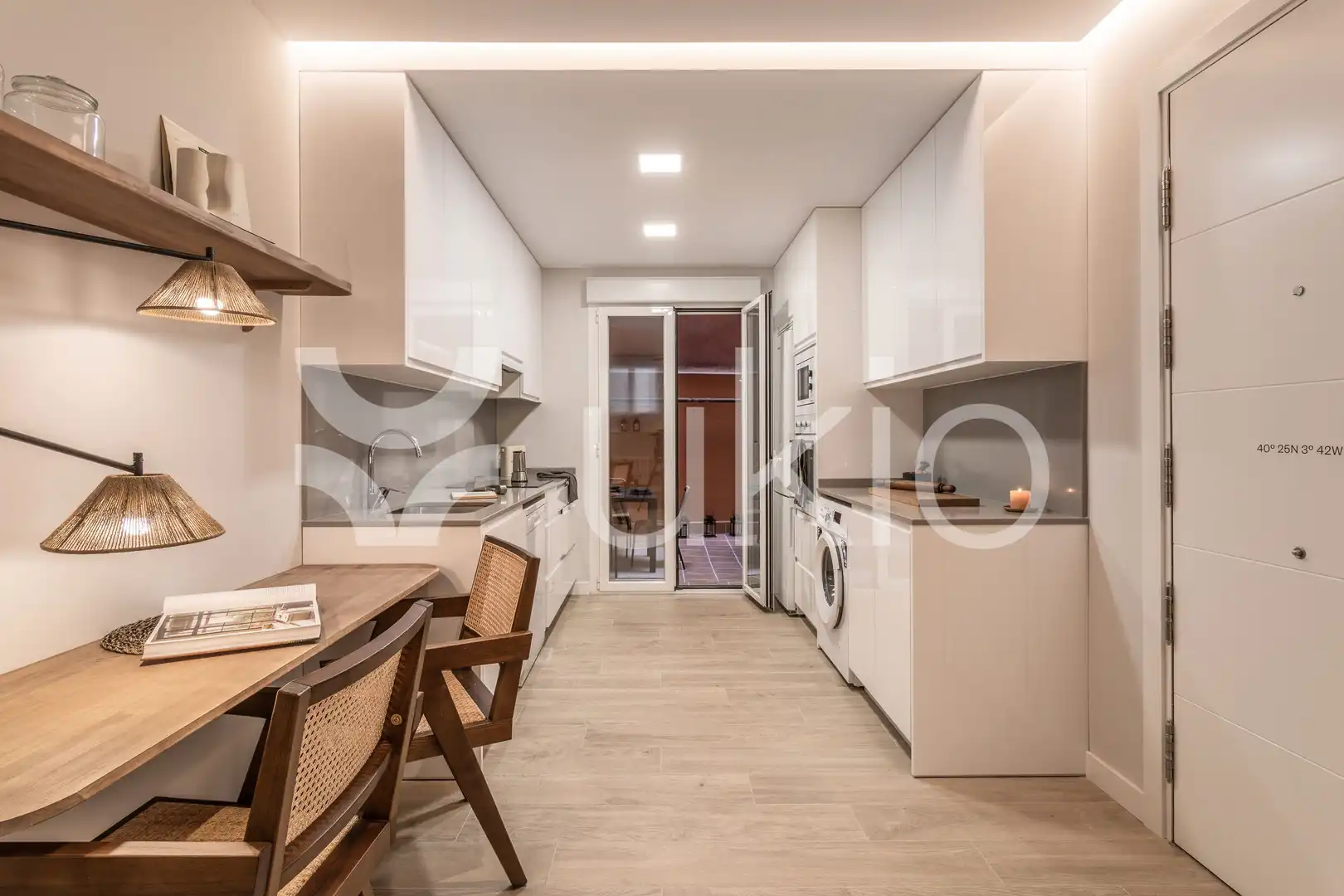Cocina de Apartamento de alquiler en Madrid con Calefacción, Terraza y Amueblado