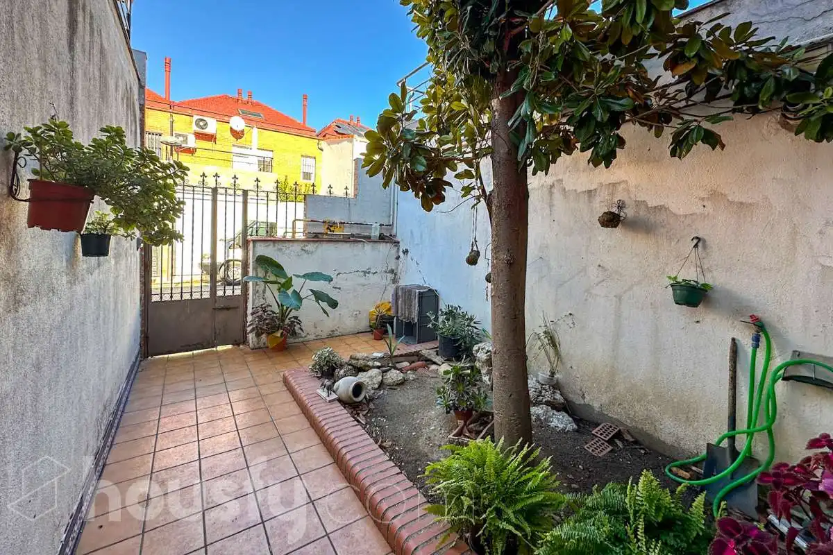 Detached homes for sale in Calle del Grabado, Sector 3