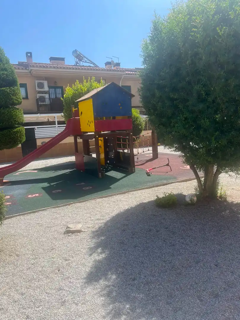Parking de Casa adosada en venta en Alhendín con Terraza, Trastero y Balcón