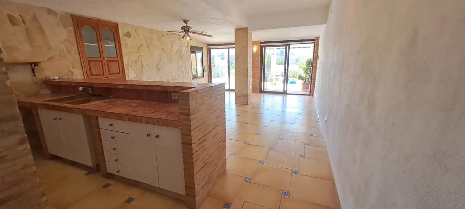 Casa adosada de alquiler en Benissa con Amueblado y Piscina comunitaria