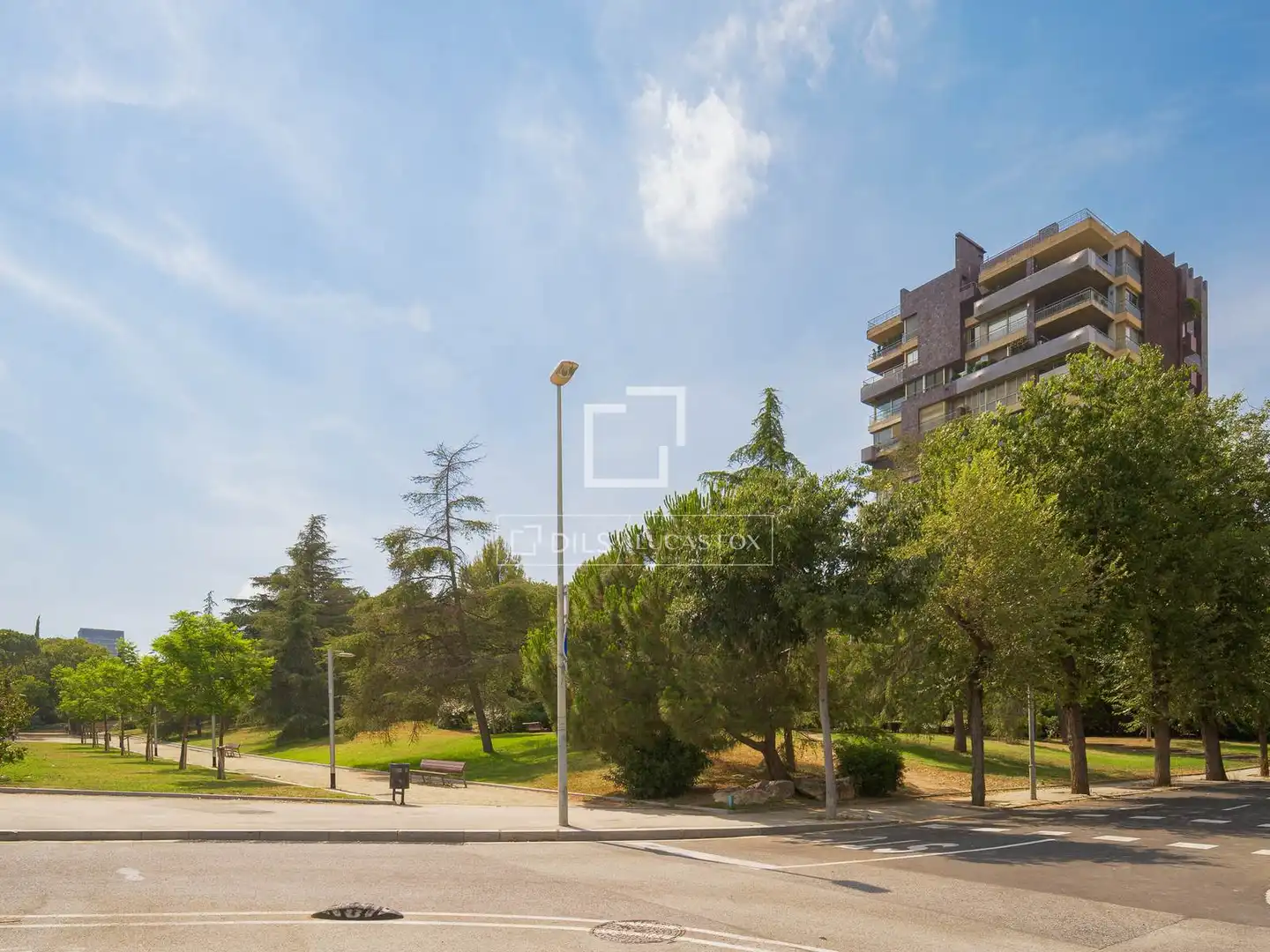 Außenansicht von Wohnung zum Verkauf in Barcelona mit Klimaanlage, Terrasse und Abstellraum