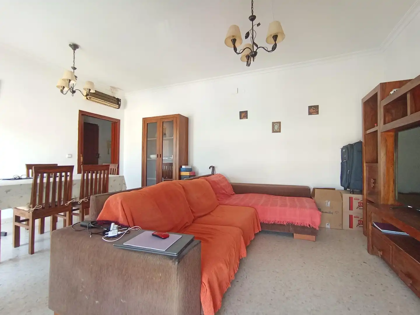 Sala d'estar de Casa o xalet en venda en Dos Hermanas amb Aire condicionat, Terrassa i Traster