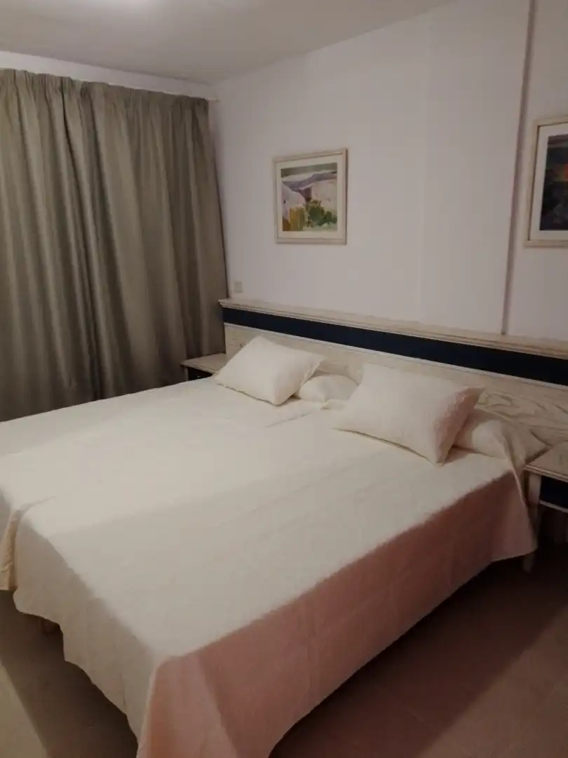 Habitación de Apartamento de alquiler en Adeje con Terraza, Amueblado y Horno