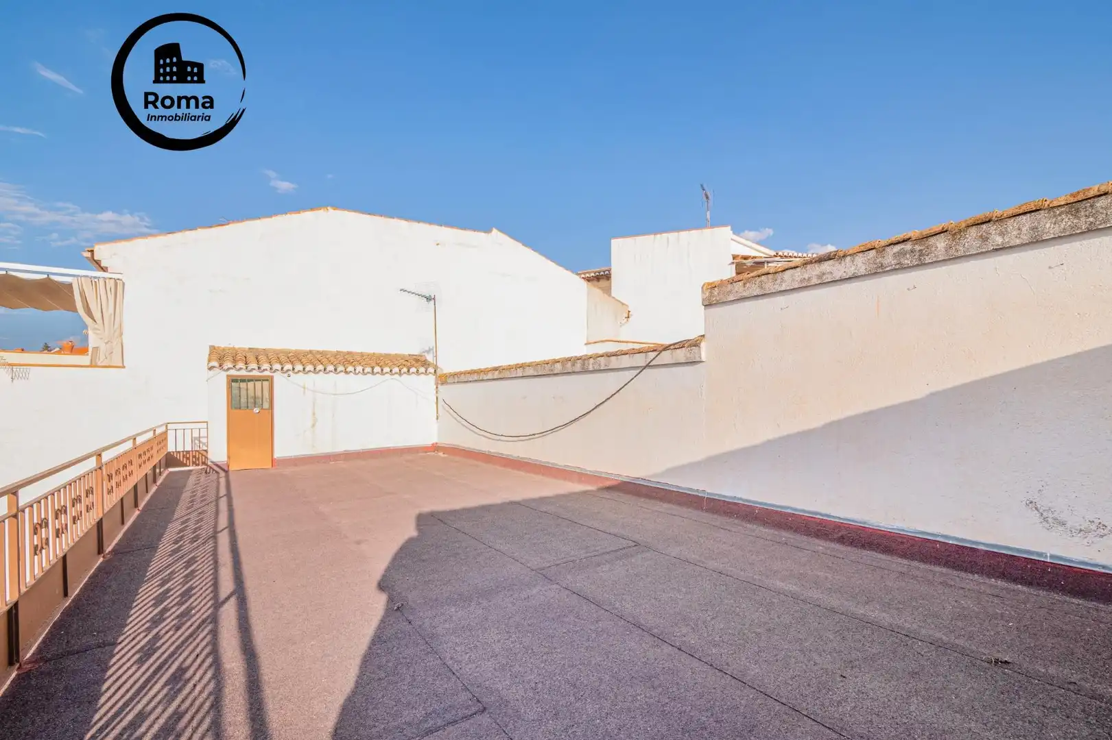 Casa amb terrassa en venda a Barrio de la Vega, imagen 46