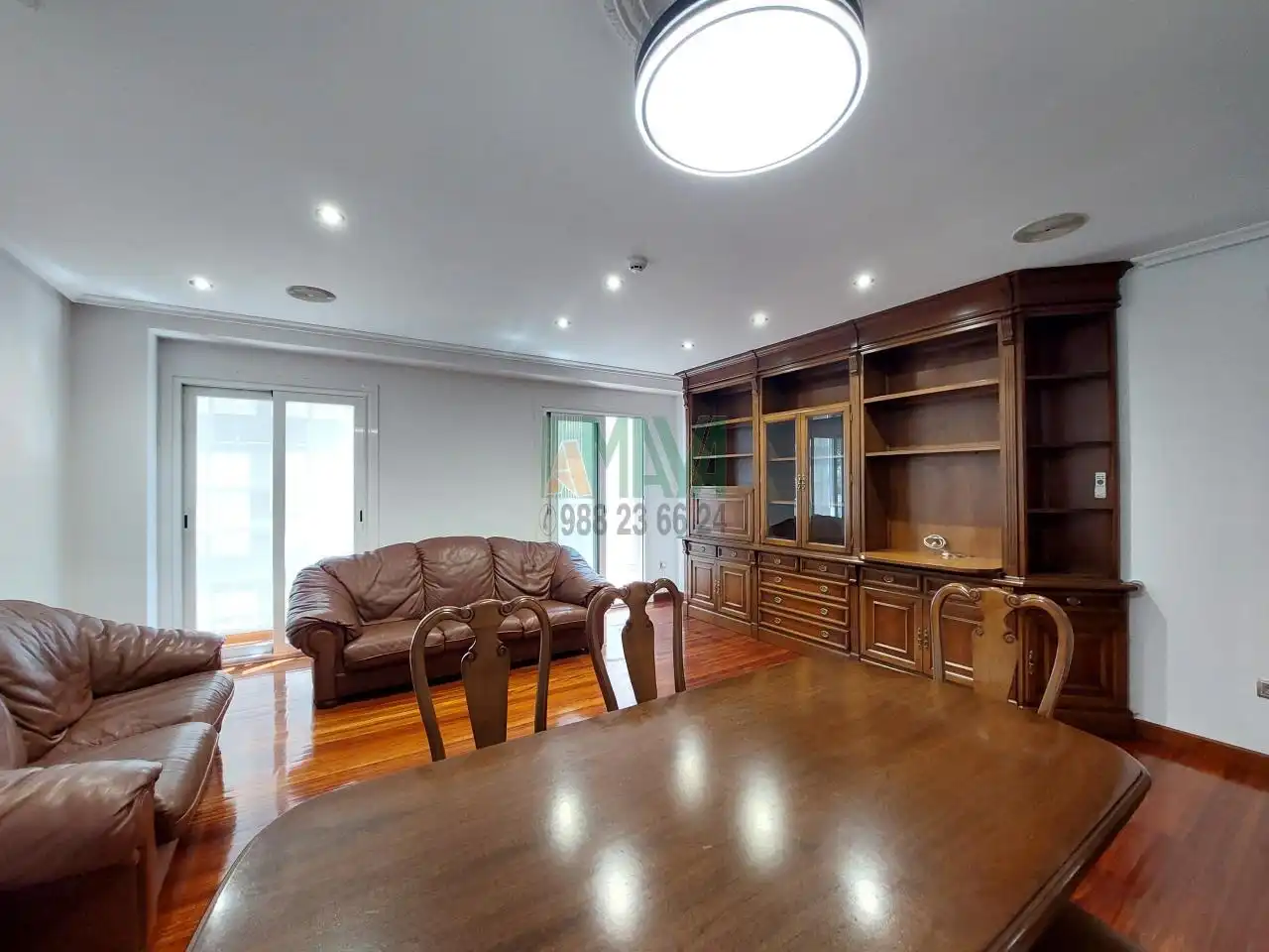Wohnzimmer von Wohnung zur Miete in Ourense Capital  mit Heizung, Parkett und Möbliert