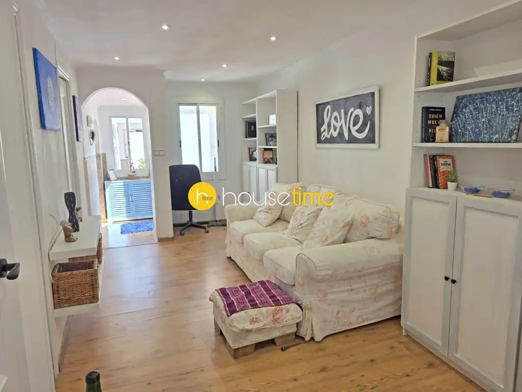 Living room of Houses for sale in Santa Coloma de Gramenet
