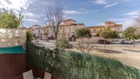 Vista exterior de Casa adosada en venda en Vegas del Genil amb Aire condicionat, Terrassa i Traster