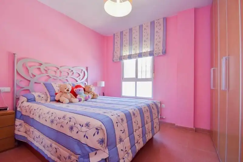 Dormitori de Casa o xalet en venda en Alhendín amb Jardí privat, Terrassa i Piscina comunitària