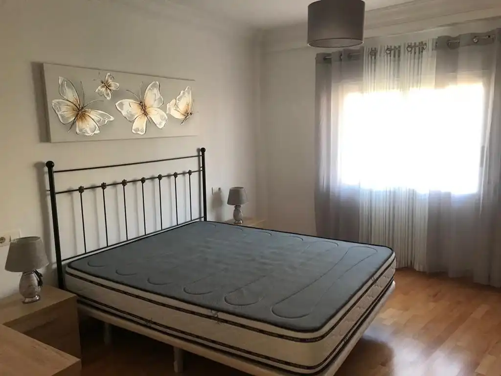 Flat for rent in Carrer de Pere Cabanes, 56, Torrefiel