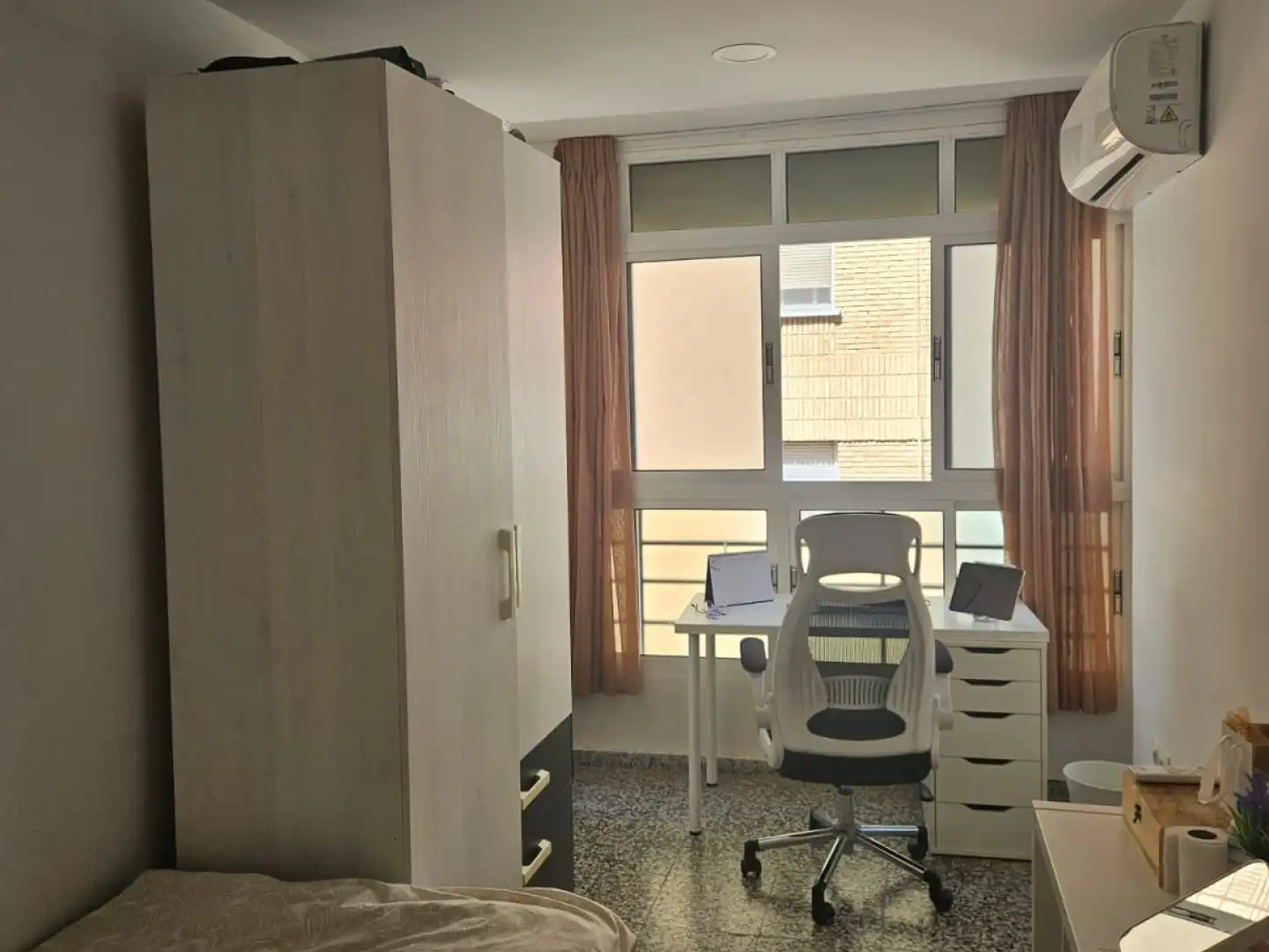 Habitación de Piso en venta en Málaga con Aire acondicionado, Terraza y Amueblado