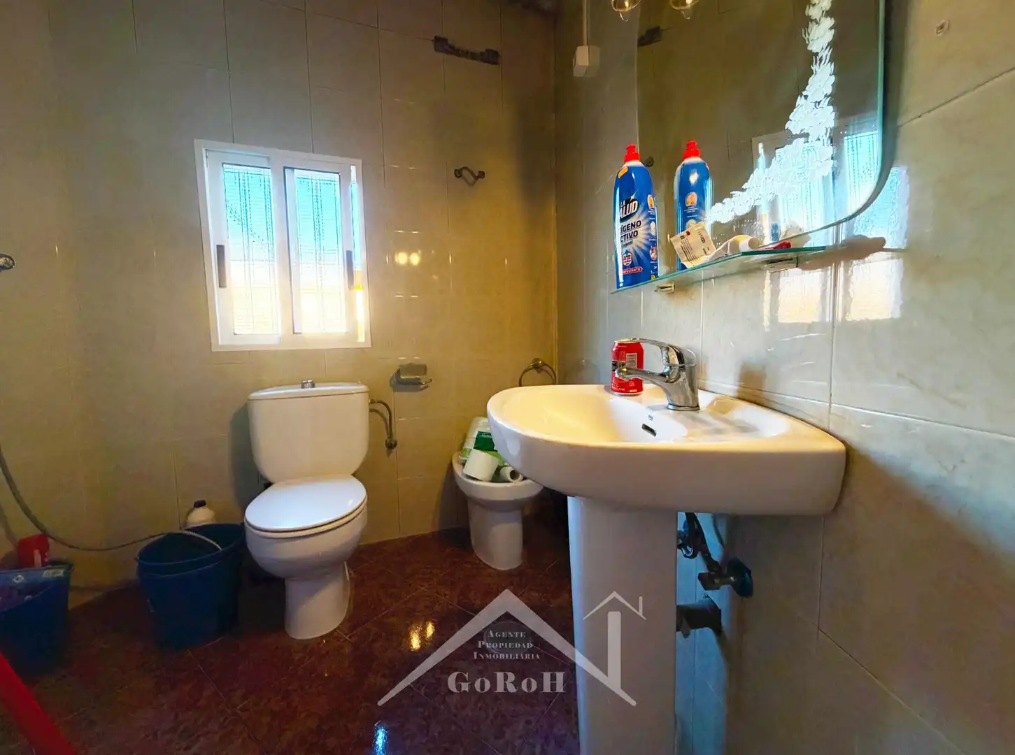 Baño de Edificio en venta en Almadén de la Plata, Sevilla