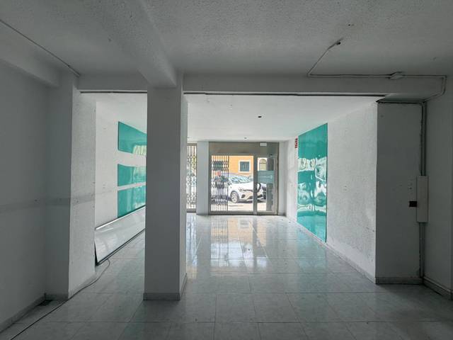Local comercial en Venta en Carrer de Pin i Soler en Eixample