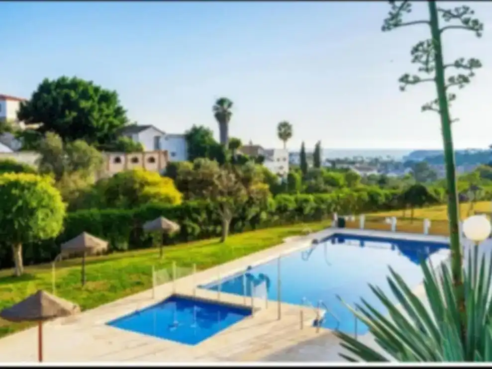 Garden of Flat for rent in El Faro de Calaburra - Chaparral
