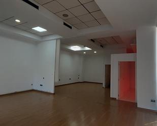 Premises to rent in  Valencia Capital  with Air Conditioner