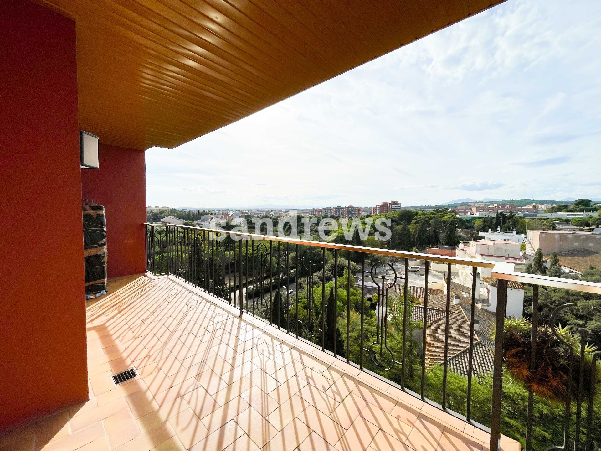 Exterior view of Flat for sale in Figueres  with Air Conditioner, Heating and Terrace