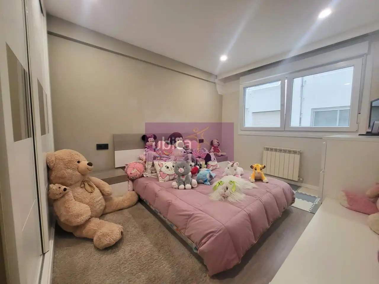 Habitación de Piso en venta en Vigo  con Calefacción y Trastero