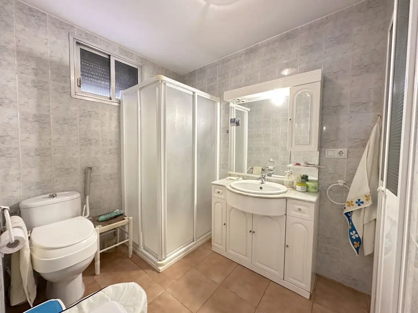 Bathroom of Houses for sale in Dos Hermanas  with Terrace and Storage room