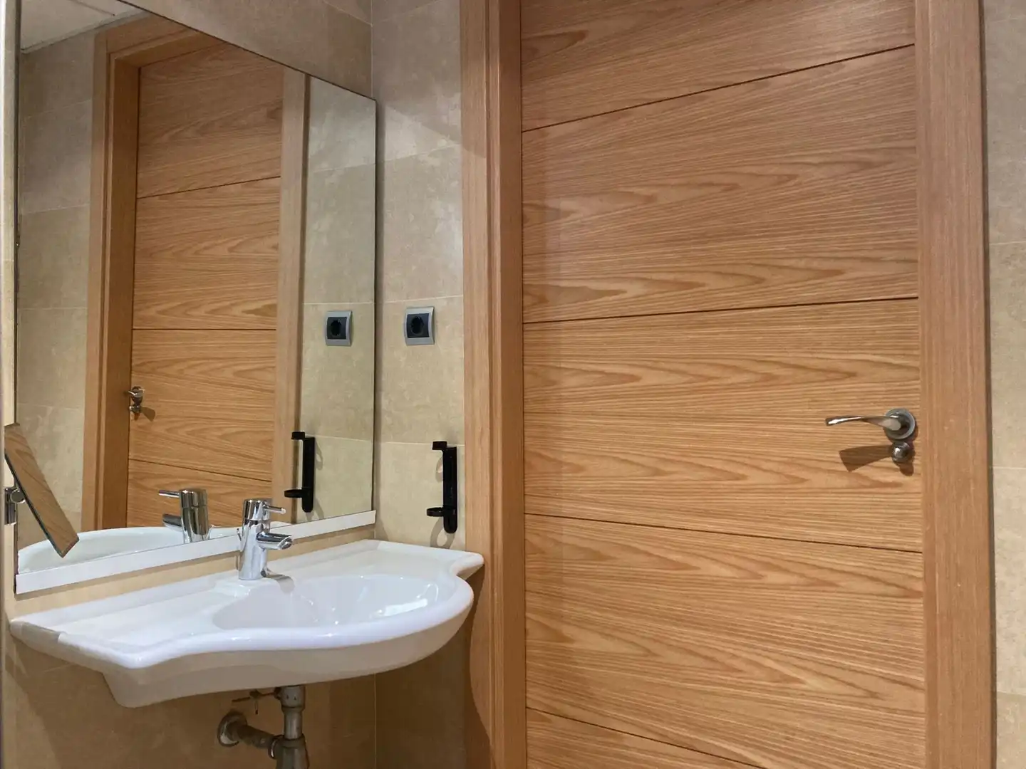Baño de Piso de alquiler en Las Lomas de Rame - Bahía Bella