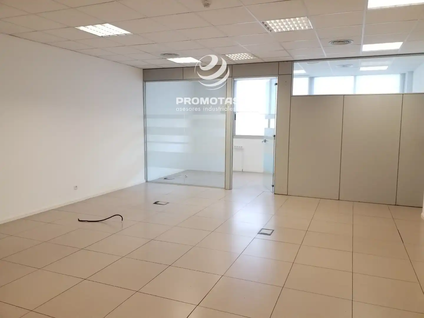 Büro zur Miete in Rivas-Vaciamadrid mit Klimaanlage, Heizung und Internet