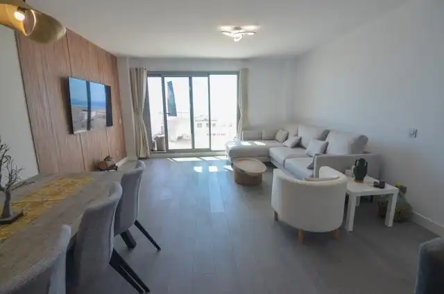 Sala d'estar de Pis en venda en Benalmádena amb Aire condicionat, Calefacció i Jardí privat