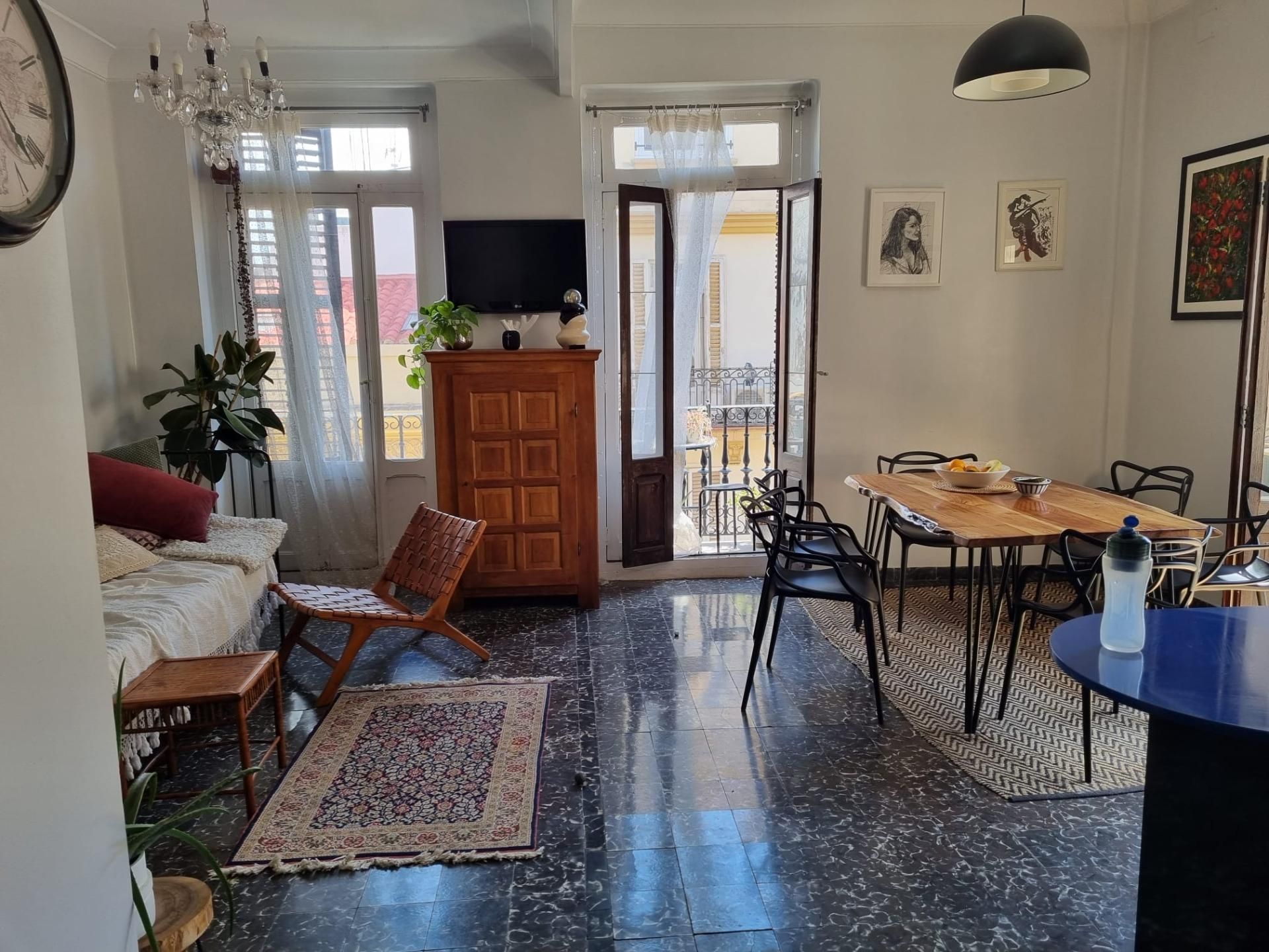 Sala de estar de Piso de alquiler en  Valencia Capital con Aire acondicionado, Calefacción y Balcón