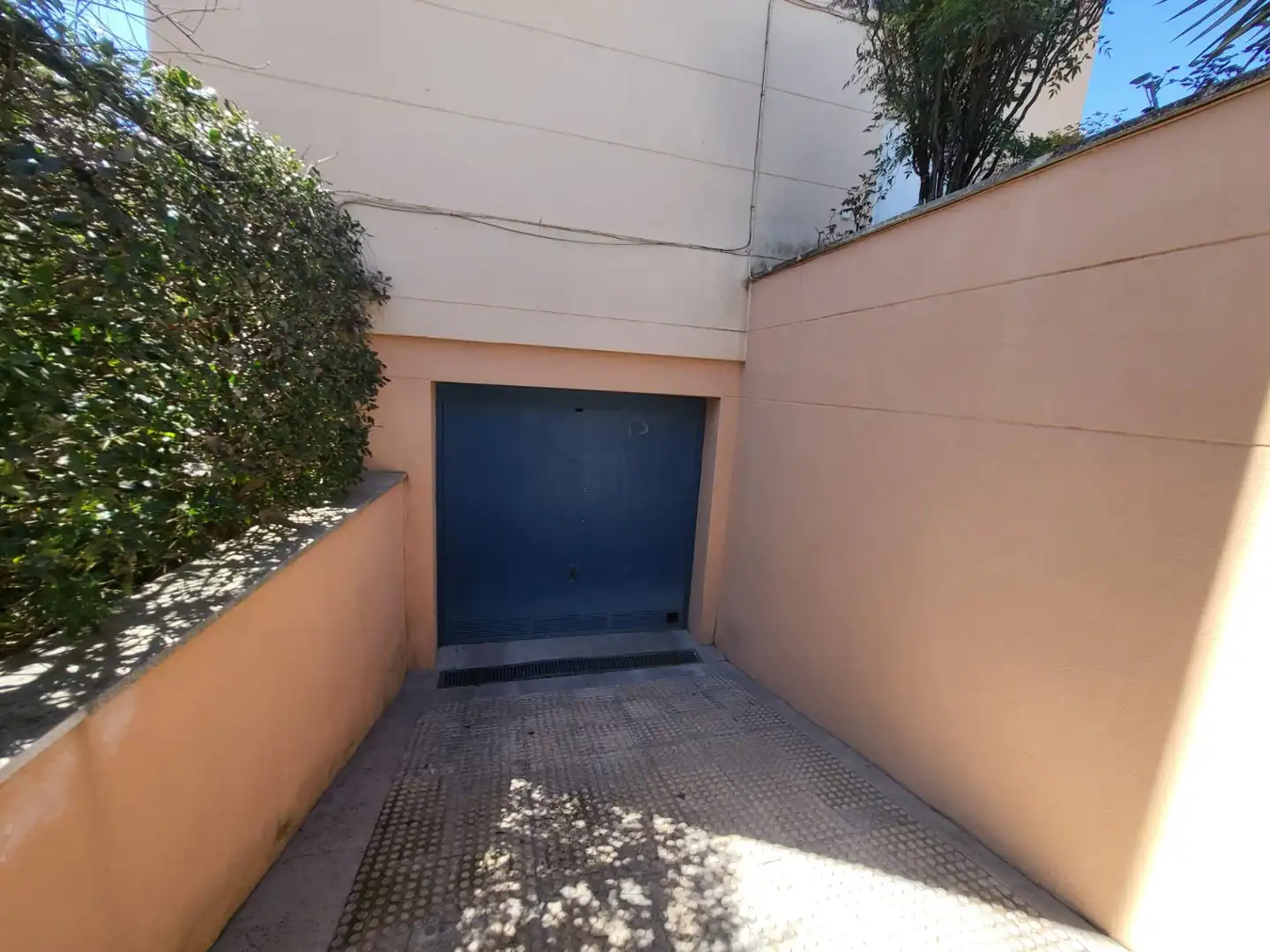 Aparcament de Casa o xalet en venda en Albolote amb Aire condicionat, Calefacció i Jardí privat