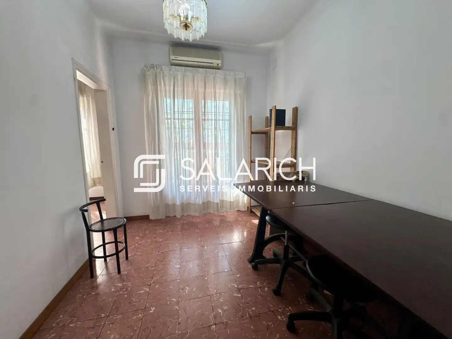 Flat for sale in Barcelona  with Air Conditioner and Balcony