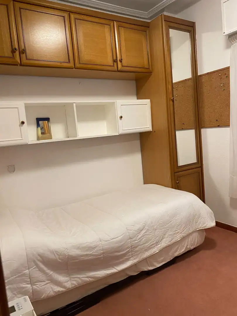 Habitación de Piso de alquiler en Santander con Calefacción y Amueblado