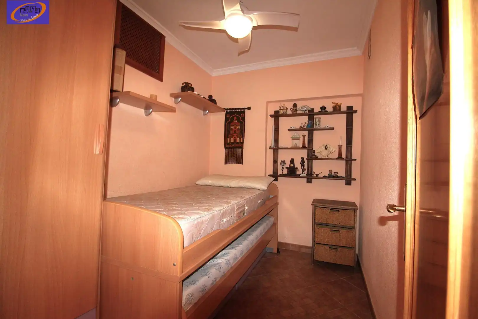 Dormitori de Apartament de lloguer en La Pobla de Farnals amb Jardí privat, Moblat i Piscina comunitària
