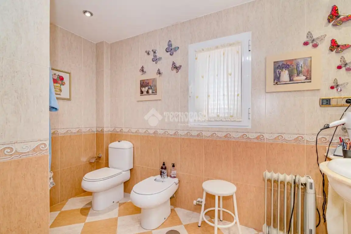 Bathroom of Houses for sale in Cenes de la Vega  with Terrace and Swimming Pool