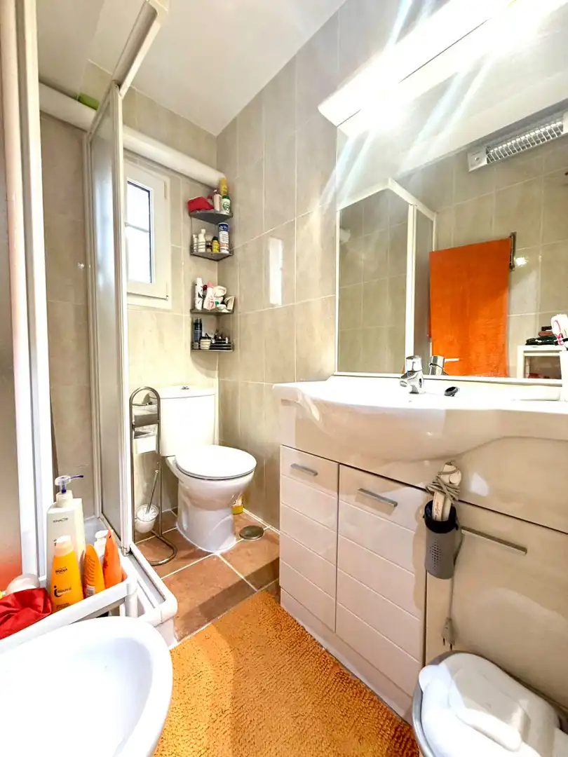 Badezimmer von Wohnung zum Verkauf in Gijón  mit Heizung
