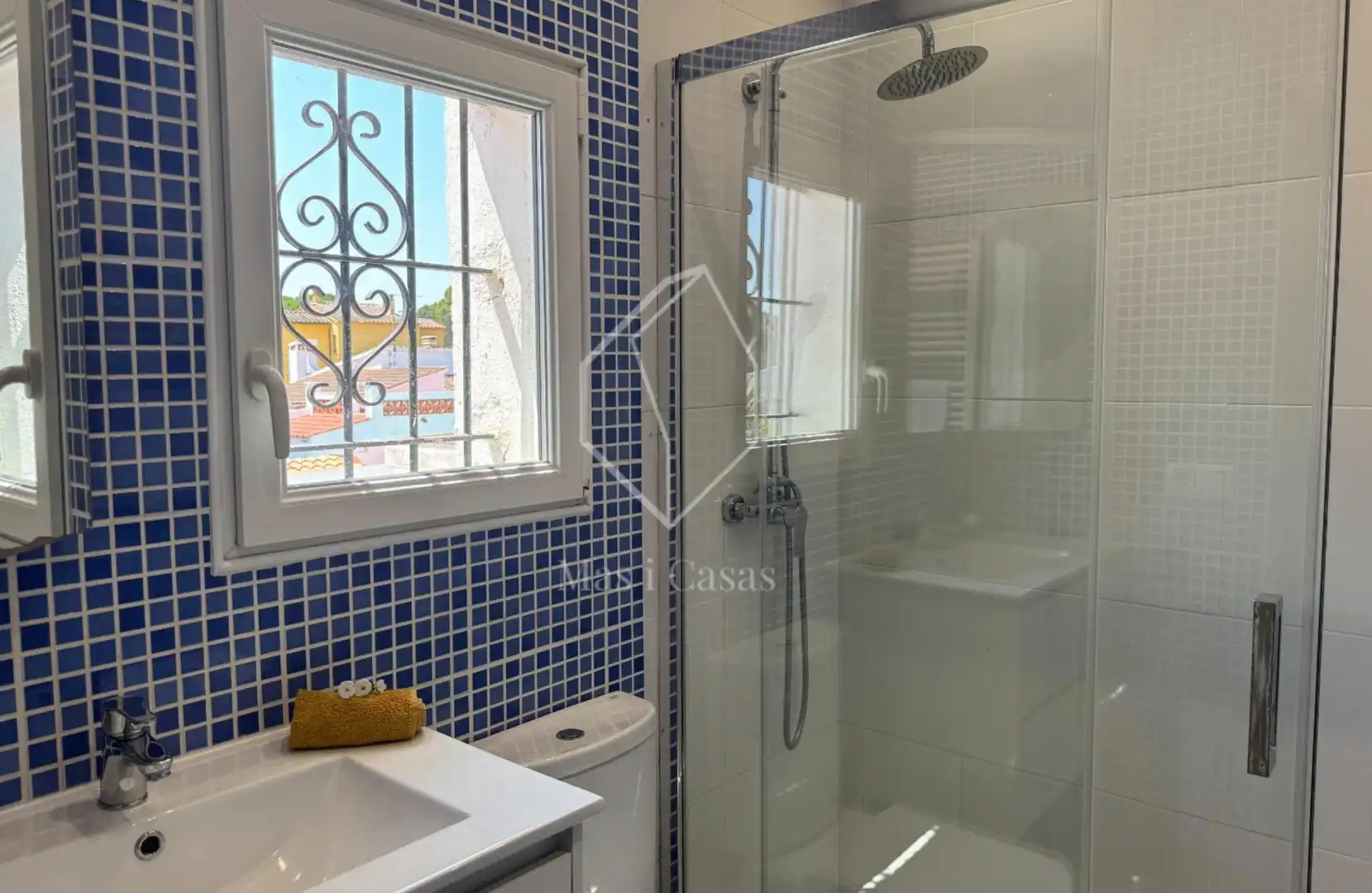 Badezimmer von Haus oder Chalet zum Verkauf in L'Escala mit Klimaanlage, Privatgarten und Terrasse