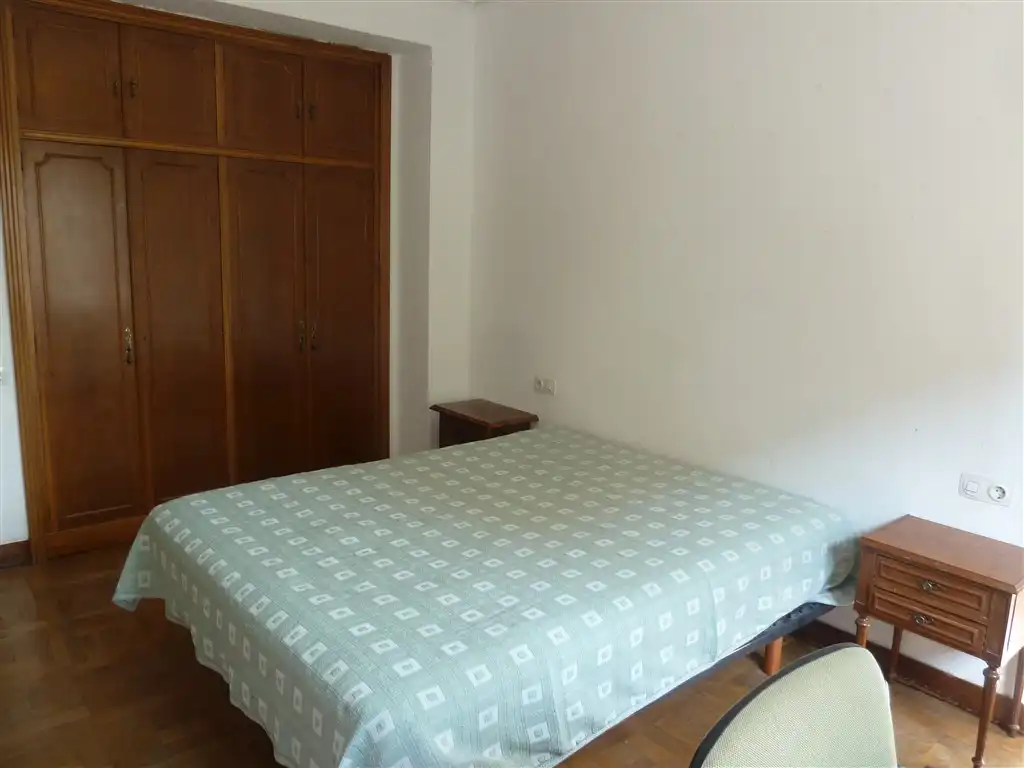 Dormitori de Pis en venda en  Pamplona / Iruña amb Calefacció, Parquet i Terrassa