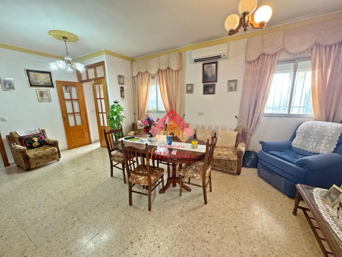 Sala de estar de Finca rústica en venta en Arriate con Jardín privado