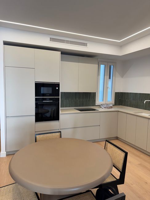 Cuina de Pis en venda en  Madrid Capital amb Aire condicionat i Terrassa