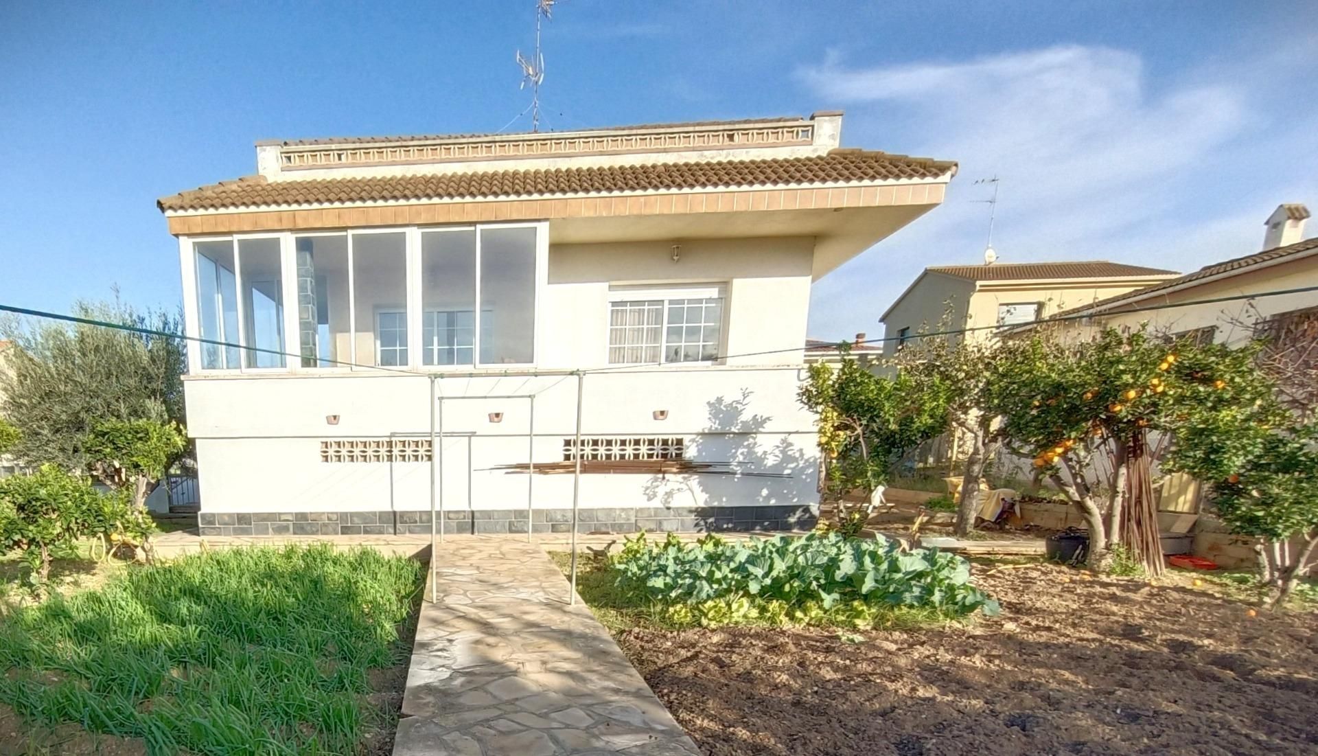 Exterior view of House or chalet for sale in Cunit  with Air Conditioner, Heating and Private garden