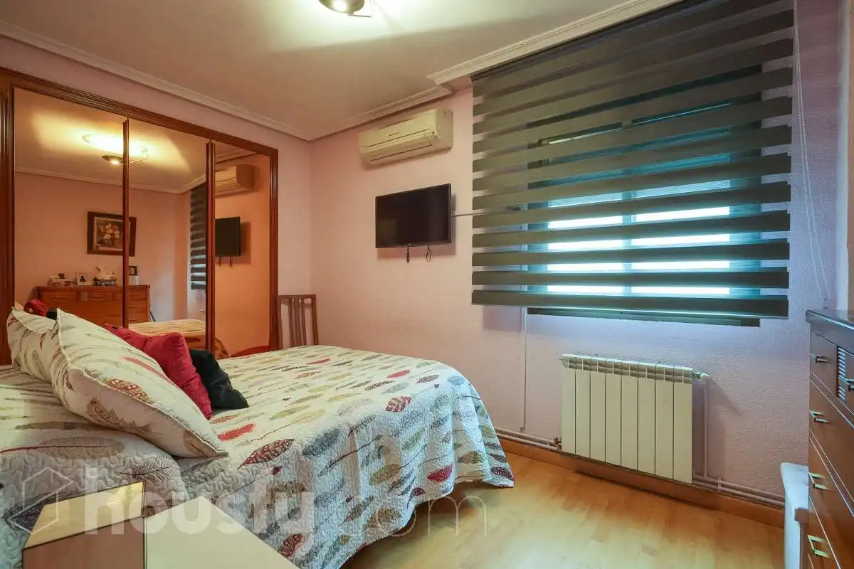 Schlafzimmer von Wohnung zum Verkauf in Madrid mit Klimaanlage, Heizung und Parkett