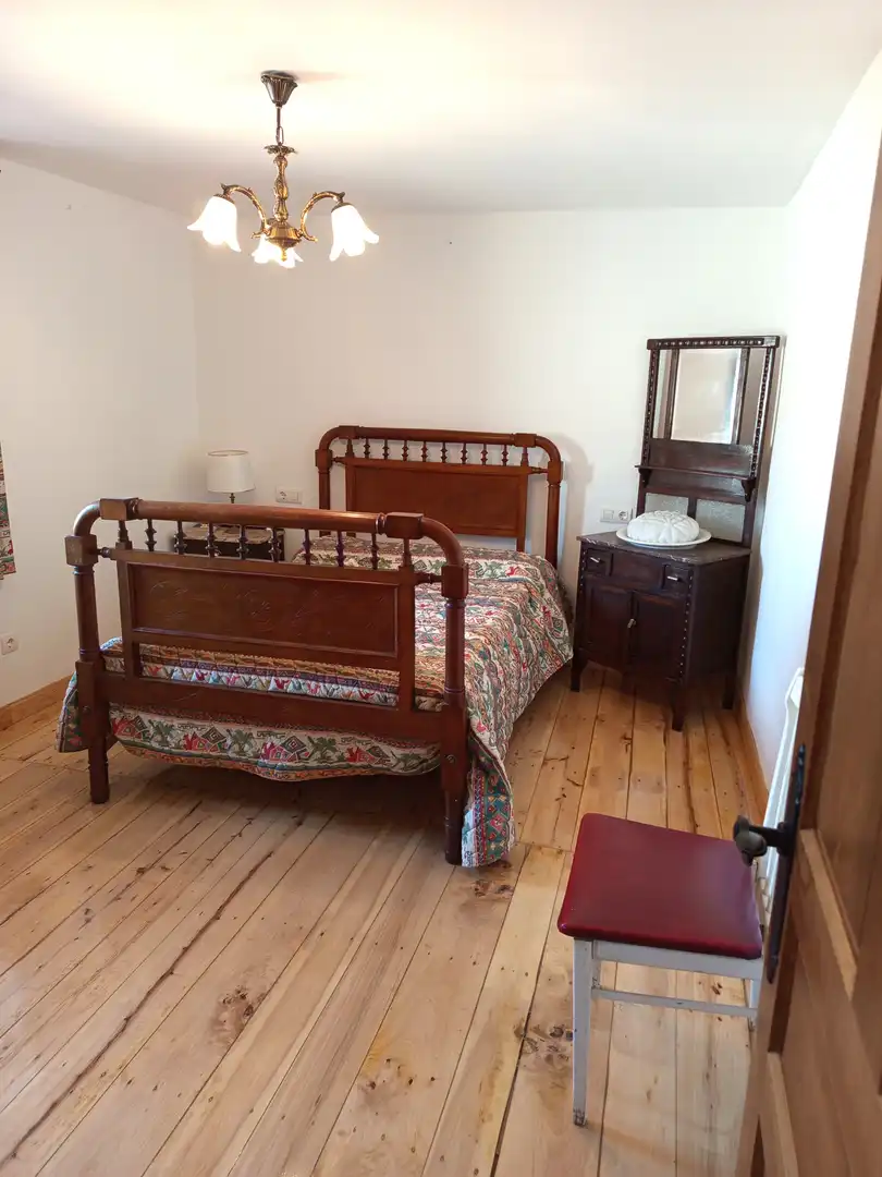 Dormitori de Casa o xalet en venda en Dehesa de Romanos  amb Calefacció, Parquet i Traster