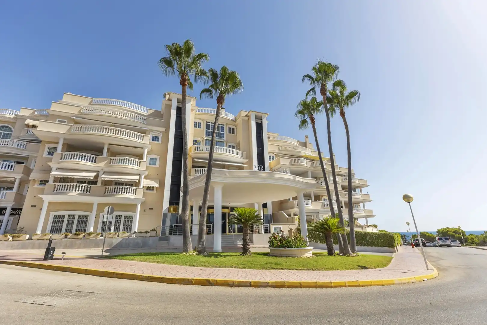 Vista exterior de Piso en venta en Guardamar del Segura con Calefacción, Terraza y Piscina