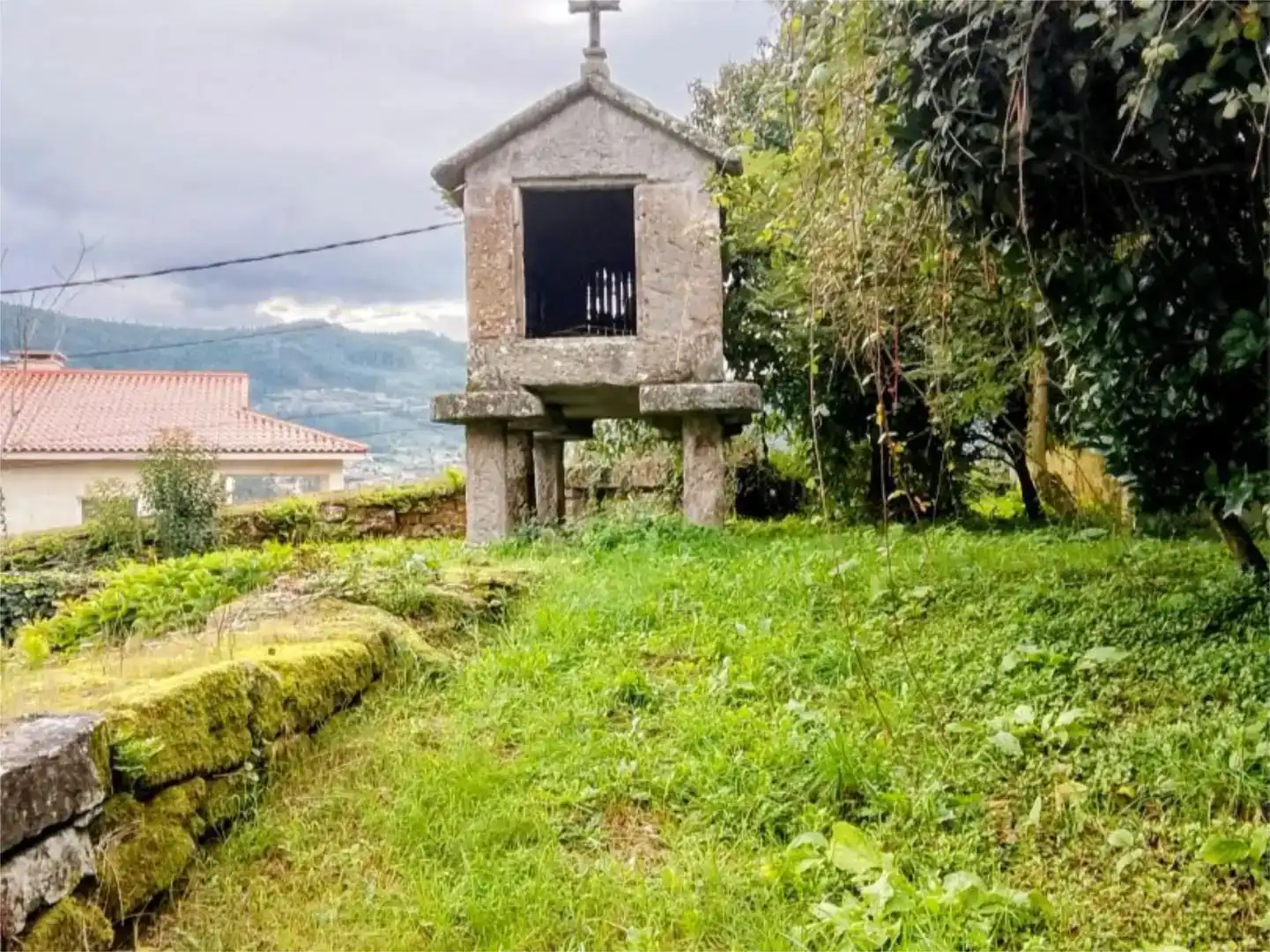 Casa o xalet en venda en Pontevedra Capital  amb Jardí privat, Traster i Piscina
