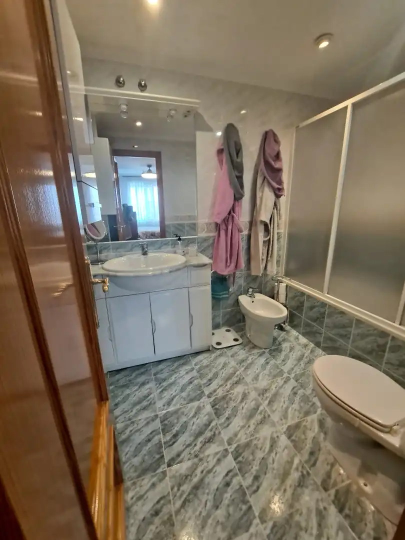 Baño de Piso en venta en Castellón de la Plana / Castelló de la Plana con Aire acondicionado, Calefacción y Trastero