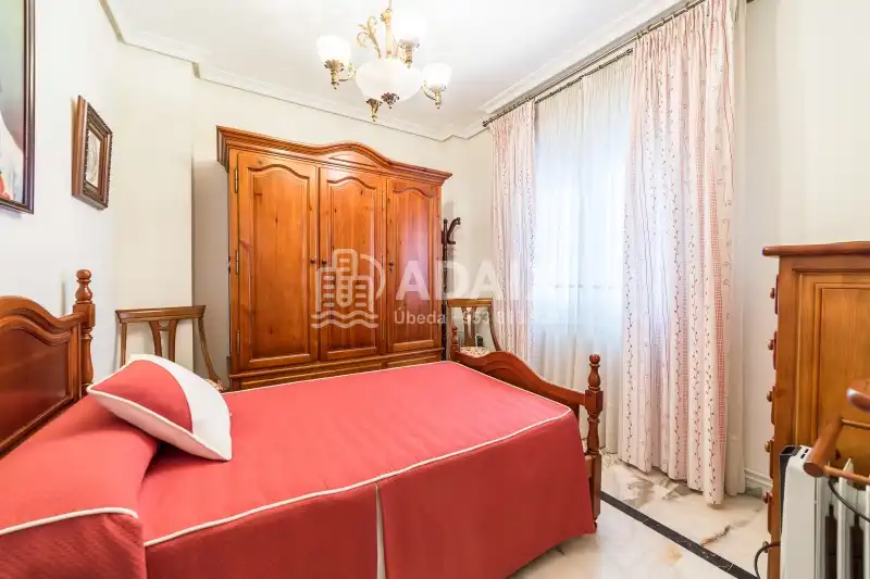 Habitación de Piso en venta en Úbeda con Aire acondicionado, Calefacción y Trastero
