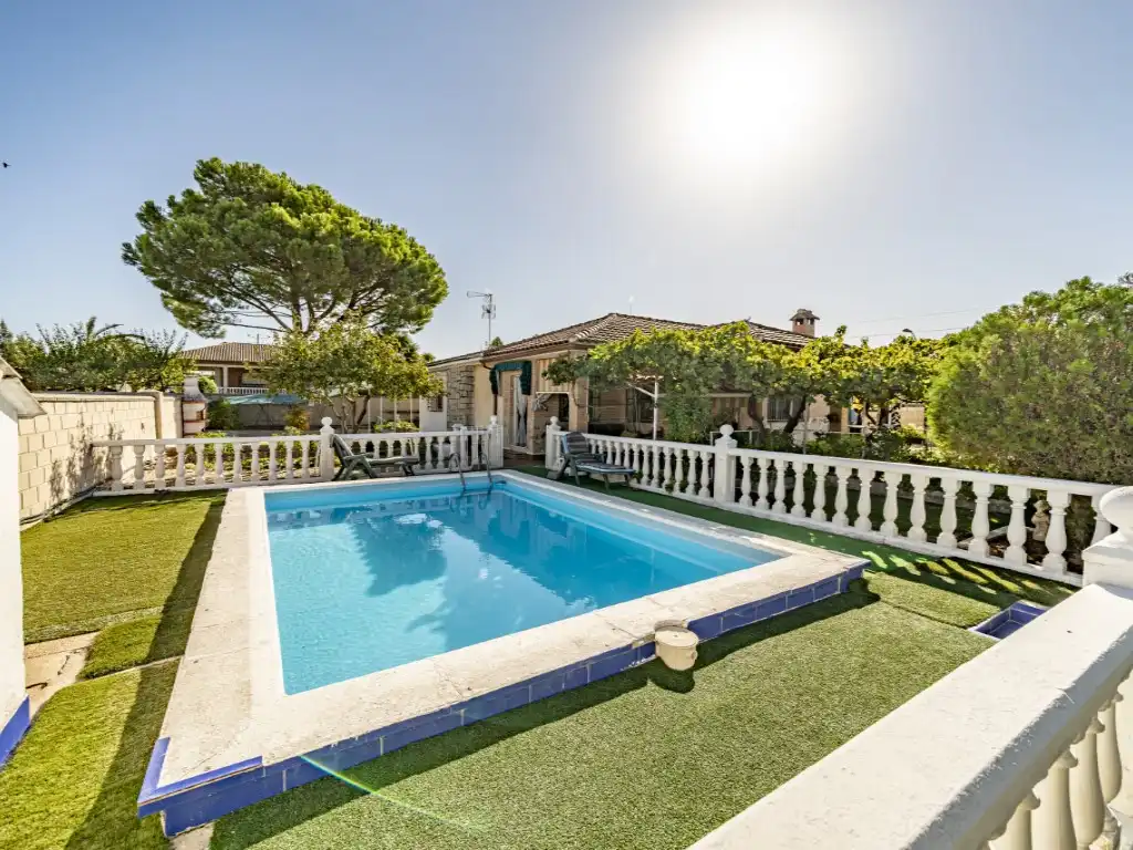 Casa en venda a Avenida Sierra Gredos Mir