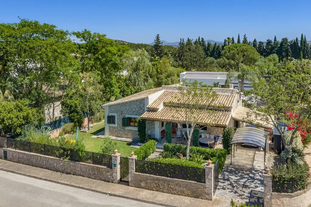 Außenansicht von Haus oder Chalet zum Verkauf in Sa Pobla mit Klimaanlage, Heizung und Privatgarten