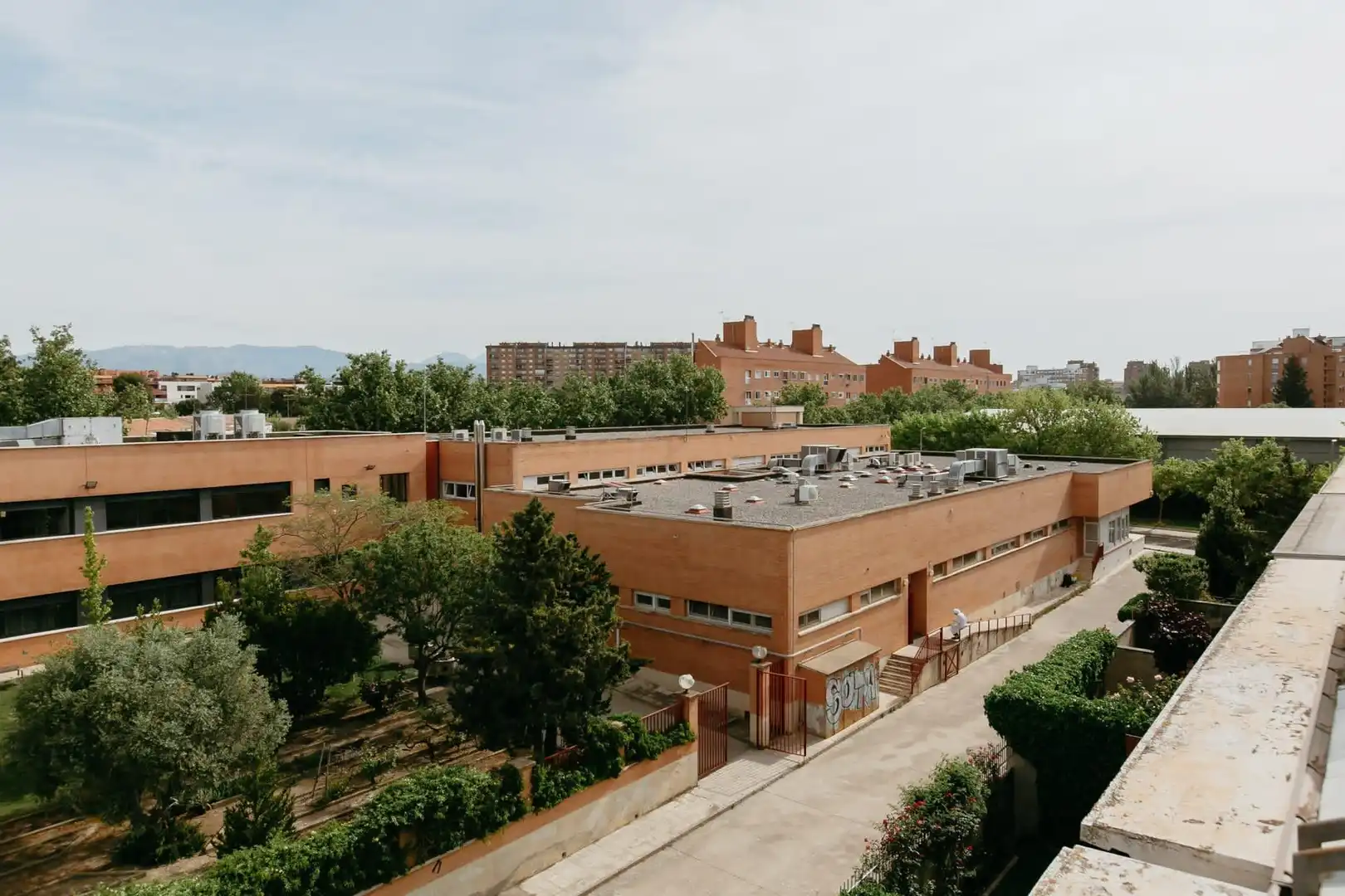 Vista exterior de Casa adosada en venta en Huesca con Aire acondicionado, Jardín privado y Terraza