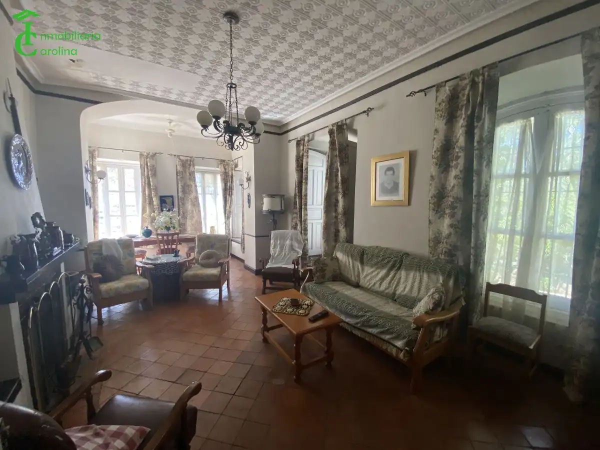 Sala d'estar de Casa o xalet en venda en Baños de la Encina amb Piscina