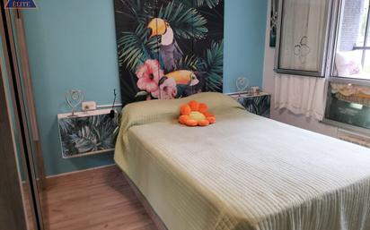 Schlafzimmer von Wohnung zum verkauf in Gijón 