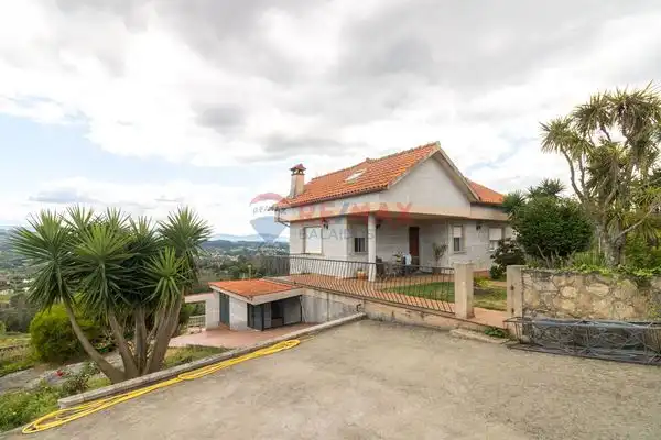 Vista exterior de Casa o xalet en venda en As Neves   amb Calefacció, Jardí privat i Terrassa