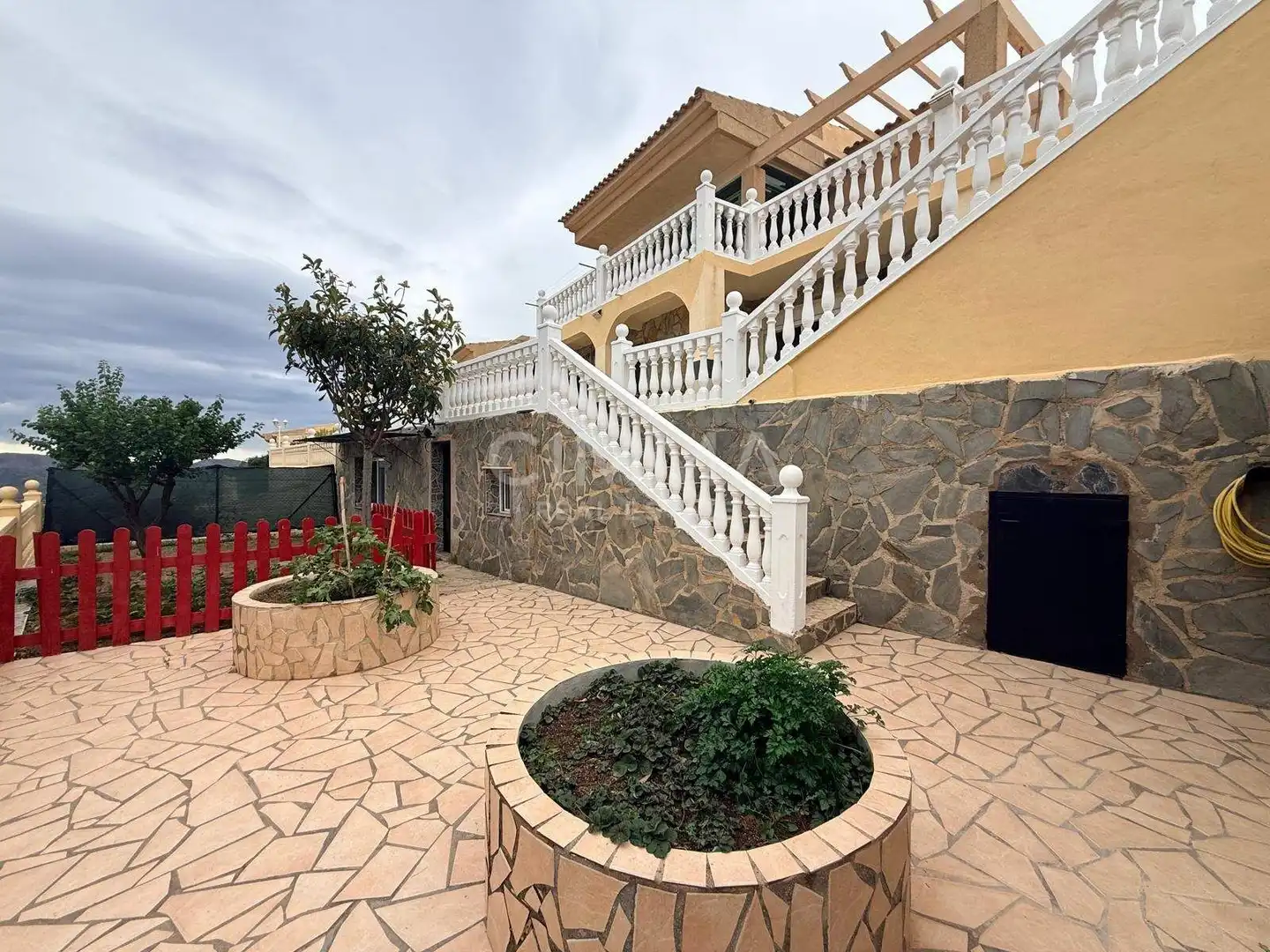 Vista exterior de Casa o chalet en venta en La Nucia con Aire acondicionado, Calefacción y Jardín privado