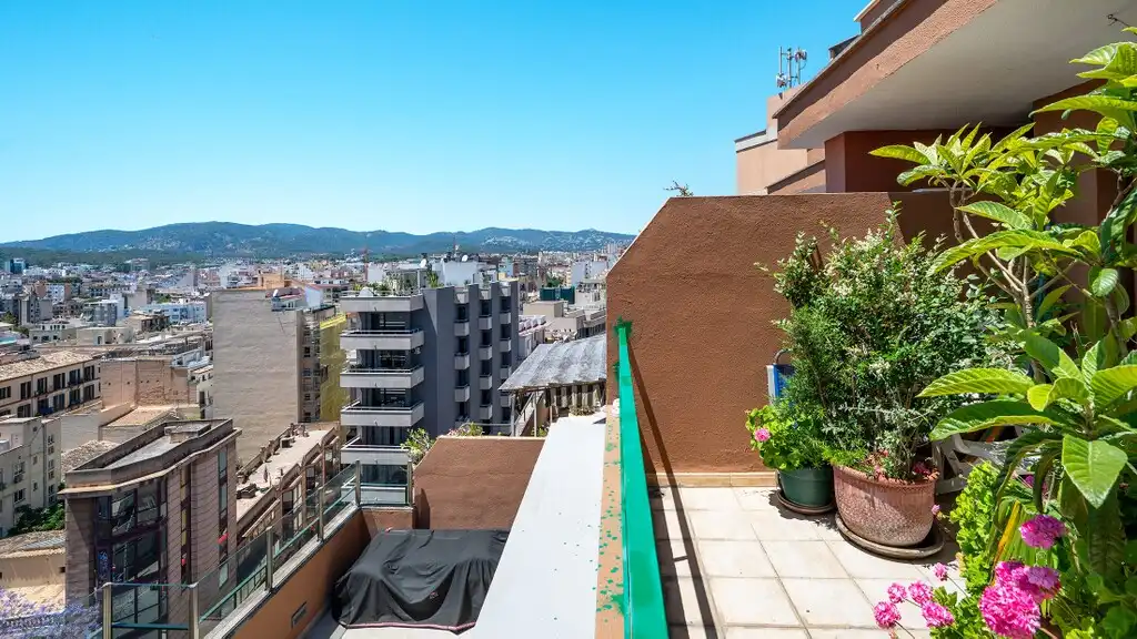 Ático con ascensor en venta en Ponent